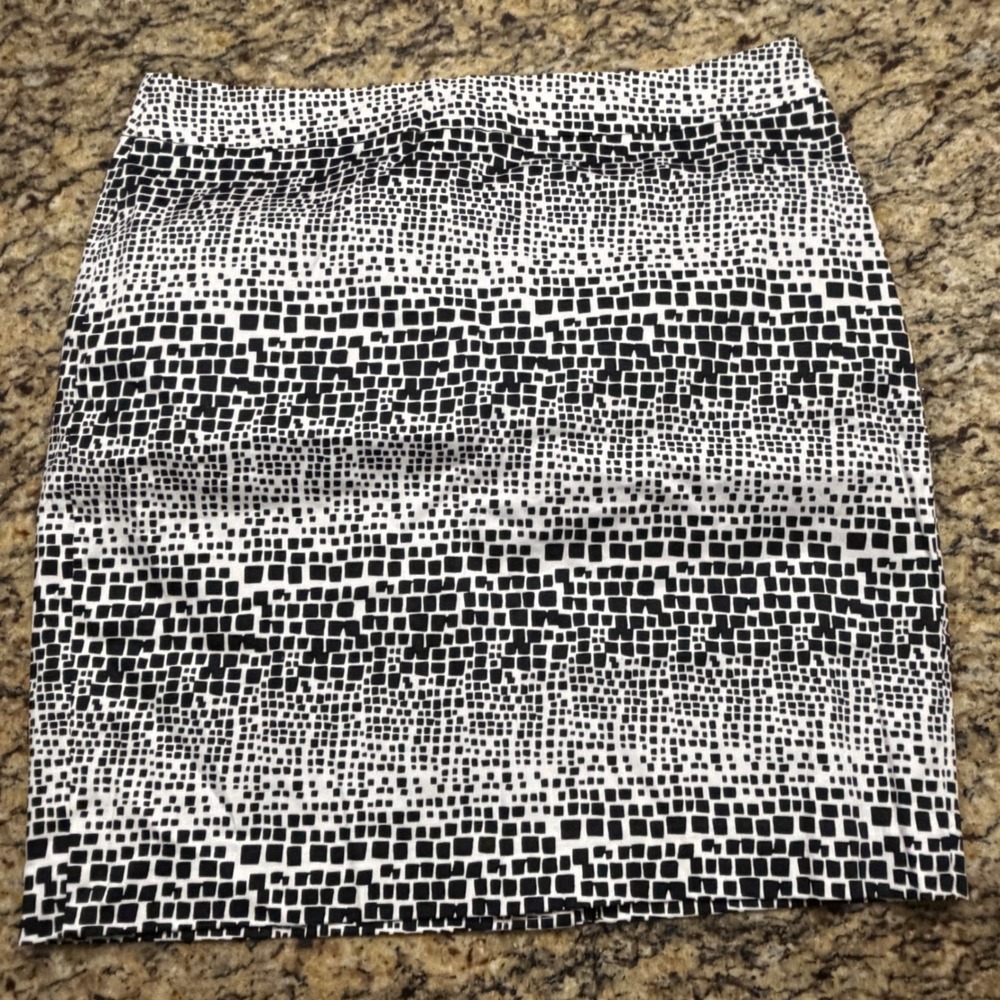 NEW Ann Taylor Petite Black White Geometric Square Print Pencil Skirt 14P ws